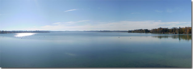 Panorama - Blick auf den Wörthsee mit den Alpen im Hintergrund